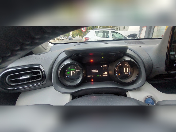 Toyota Yaris 116 cv hyb foto 15